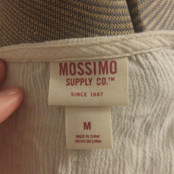 3/$20 Mossimo White Lace Tank Top - Picture 3 of 3